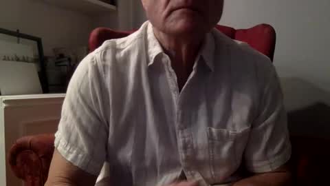 Snapshot of suntrdr077 chatting on 3, 3, 2026 suntrdr077 online show from 3, 3, 2026