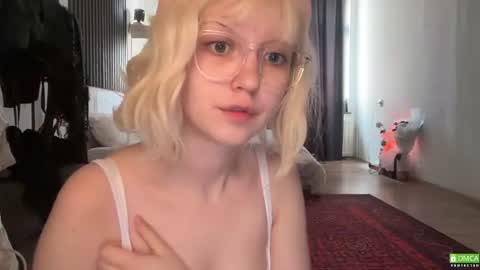 Snapshot of super_pixie chatting on 22, 7, 2026 super_pixie online show from 22, 7, 2026