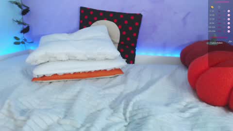 Snapshot of superbdolls chatting on 5, 10, 2025 Milana Scarlett online show from 5, 10, 2025