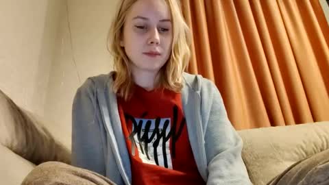 Snapshot of supereasyx chatting on 21, 2, 2025 Annie online show from 21, 2, 2025