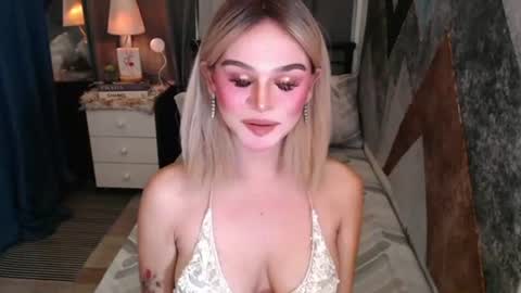 Snapshot of superh0tangelxx chatting on 19, 6, 2026 CARMINA online show from 19, 6, 2026