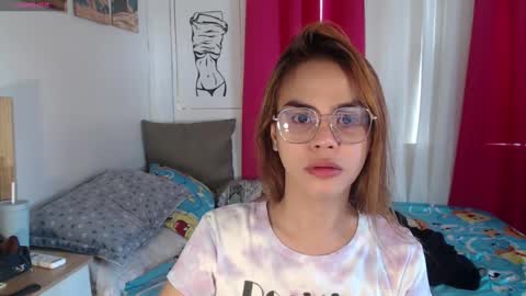 Snapshot of superhotvaleria chatting on 28, 10, 2025 Im val online show from 28, 10, 2025