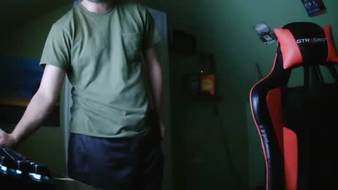 Snapshot of surferdude_here chatting on 9, 10, 2025 surferdude_here online show from 9, 10, 2025