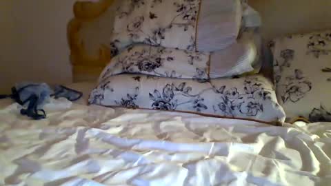 Snapshot of surrogate_play chatting on 1, 1, 2025 surrogate_play online show from 1, 1, 2025