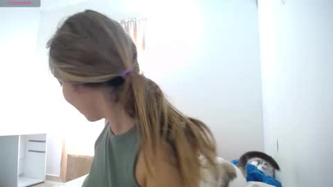 Snapshot of susanaduncann chatting on 5, 1, 2025 Susana online show from 5, 1, 2025