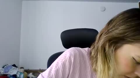 Snapshot of susanaduncann chatting on 9, 7, 2026 Susana online show from 9, 7, 2026