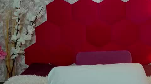 Susane Nori online show from 8, 4, 2026