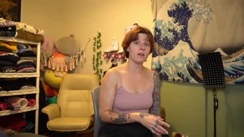 Snapshot of sushifox chatting on 22, 10, 2025 online show from 22, 10, 2025