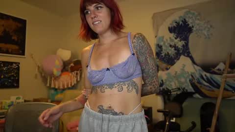 Snapshot of sushifox chatting on 28, 7, 2026 online show from 28, 7, 2026