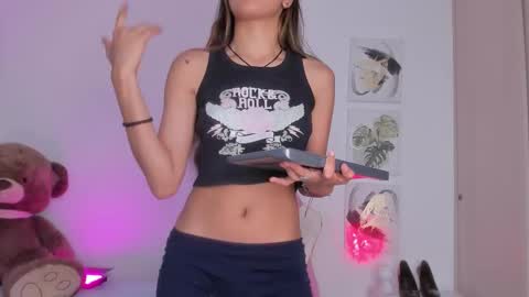 Snapshot of susy_rosse7 chatting on 1, 12, 2025 Susy Rosse online show from 1, 12, 2025