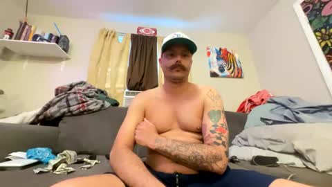Snapshot of suttondereck chatting on 30, 6, 2026 suttondereck online show from 30, 6, 2026