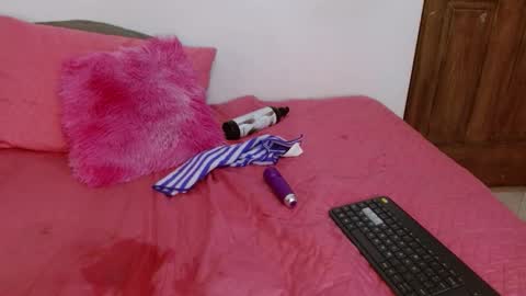 Snapshot of suzan_30 chatting on 24, 10, 2025 suzan_30 online show from 24, 10, 2025