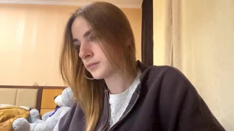 Snapshot of suzannetigerino chatting on 6, 6, 2026 Emila online show from 6, 6, 2026