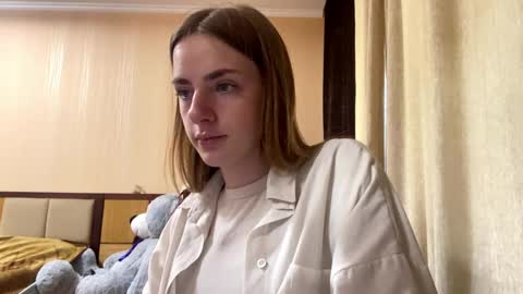 Snapshot of suzannetigerino chatting on 7, 6, 2026 Emila online show from 7, 6, 2026