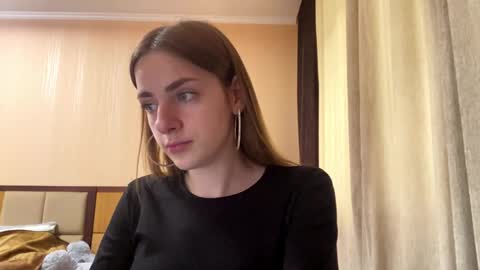 Snapshot of suzannetigerino chatting on 8, 6, 2026 Emila online show from 8, 6, 2026