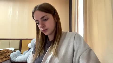 Snapshot of suzannetigerino chatting on 14, 6, 2026 Emila online show from 14, 6, 2026