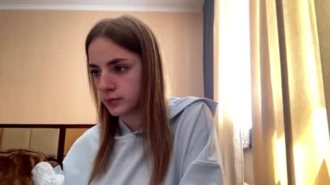 Snapshot of suzannetigerino chatting on 16, 6, 2026 Emila online show from 16, 6, 2026