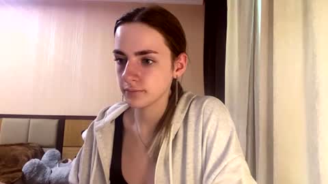 Snapshot of suzannetigerino chatting on 29, 6, 2026 Emila online show from 29, 6, 2026
