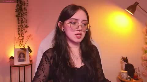 Snapshot of suzumi_ chatting on 22, 10, 2025 Jadde online show from 22, 10, 2025