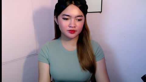 Snapshot of swallow_cummersx chatting on 3, 10, 2025 Jasmine online show from 3, 10, 2025