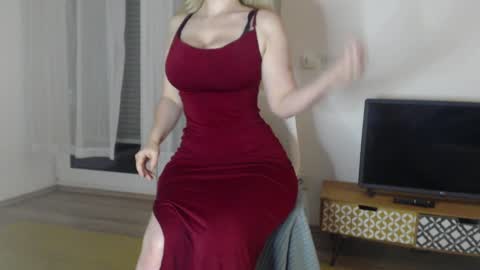 sweat_mia online show from 4, 12, 2024