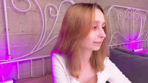 Snapshot of sweatee_fluff chatting on 26, 5, 2026 RACHEL online show from 26, 5, 2026
