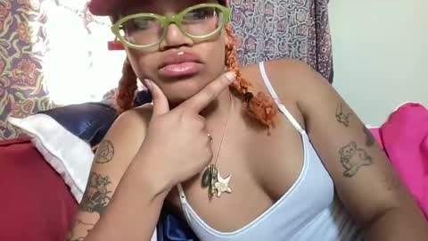 Snapshot of sweeetg1rl chatting on 25, 6, 2026 june online show from 25, 6, 2026