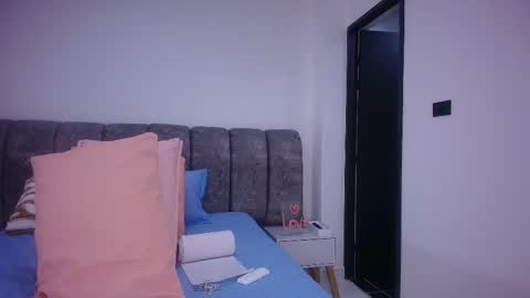 Debora  online show from 6, 11, 2025