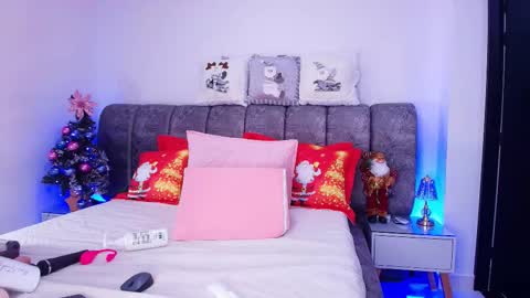 Snapshot of sweegirl_ chatting on 5, 12, 2025 Debora online show from 5, 12, 2025