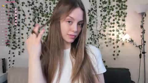 Snapshot of sweet_and_flirt chatting on 21, 10, 2025 Alice online show from 21, 10, 2025