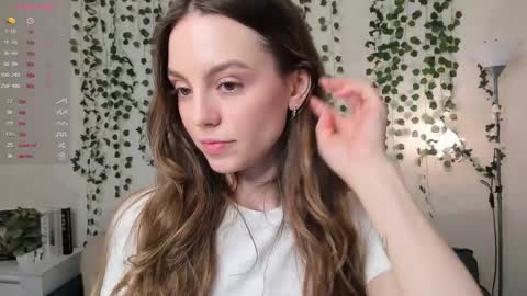 Snapshot of sweet_and_flirt chatting on 28, 10, 2025 Alice online show from 28, 10, 2025