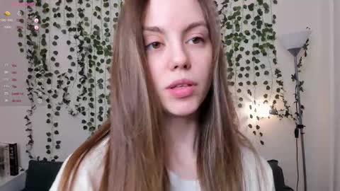 Snapshot of sweet_and_flirt chatting on 12, 11, 2025 Alice online show from 12, 11, 2025