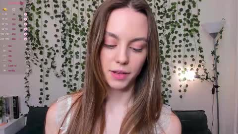 Snapshot of sweet_and_flirt chatting on 14, 11, 2025 Alice online show from 14, 11, 2025