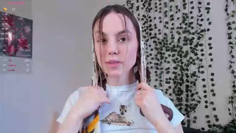 Snapshot of sweet_and_flirt chatting on 19, 11, 2025 Alice online show from 19, 11, 2025