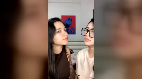 Snapshot of sweet_and_rous chatting on 8, 7, 2026 sweet_and_rous online show from 8, 7, 2026