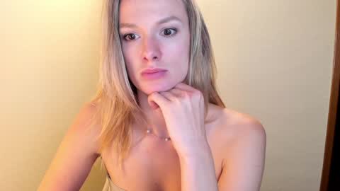 Snapshot of sweet_angel_a chatting on 12, 12, 2024 Ann - your sweet girl online show from 12, 12, 2024