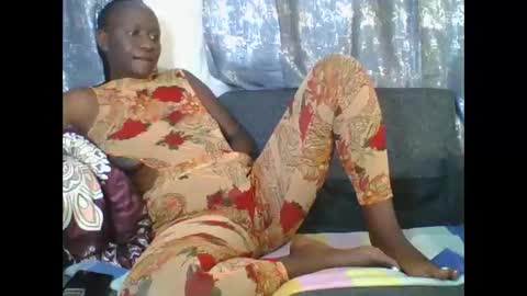 Snapshot of sweet_blackberry93 chatting on 1, 12, 2025 bella online show from 1, 12, 2025