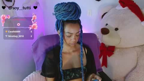 Snapshot of sweet_bluee chatting on 22, 12, 2024 Tutti online show from 22, 12, 2024
