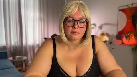 Caroline online show from 22, 4, 2026