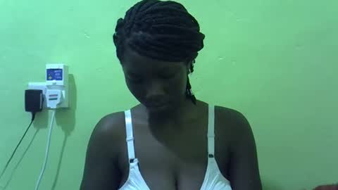 Snapshot of sweet_cherie1 chatting on 19, 5, 2026 sweet_cherie1 online show from 19, 5, 2026