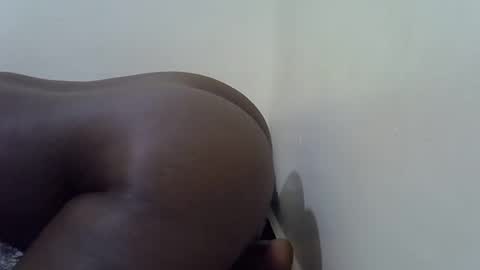 Snapshot of sweet_cindy8 chatting on 19, 11, 2025 Queen cindy online show from 19, 11, 2025