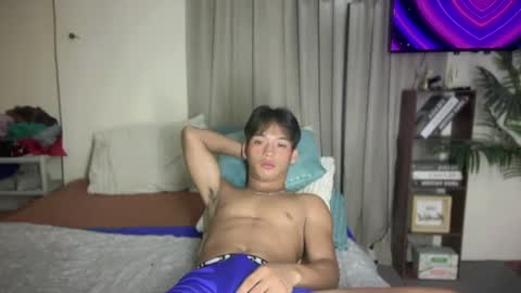 Snapshot of sweet_clarence69 chatting on 19, 6, 2026 CLARENCE online show from 19, 6, 2026