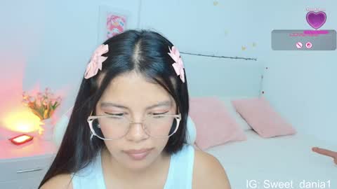 sweet_dania_ online show from 28, 9, 2025