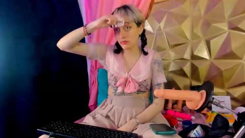  emmili  online show from 1, 10, 2025