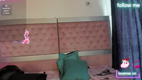 Snapshot of sweet_emmili chatting on 19, 5, 2026 emmili online show from 19, 5, 2026