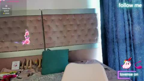 Snapshot of sweet_emmili chatting on 26, 5, 2026 emmili online show from 26, 5, 2026