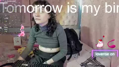 Snapshot of sweet_emmili chatting on 23, 7, 2026 emmili online show from 23, 7, 2026