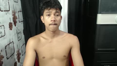 Snapshot of sweet_guyxx chatting on 24, 10, 2025 sweet_guyxx online show from 24, 10, 2025