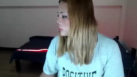 Snapshot of sweet_hard_queenxxx chatting on 19, 10, 2025 sophia daisy online show from 19, 10, 2025