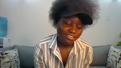 Snapshot of sweet_jenica chatting on 27, 1, 2025 ESTHER NEEMA online show from 27, 1, 2025
